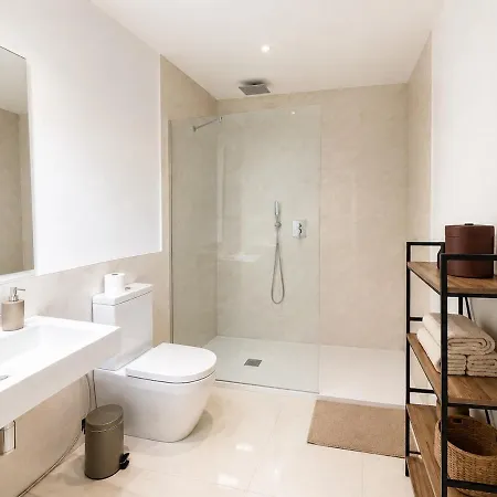 Apartment Beautiful Renovated Ground Floor With Private Garden In Bel Air