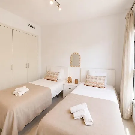 Beautiful Renovated Ground Floor With Private Garden In Bel Air * Estepona