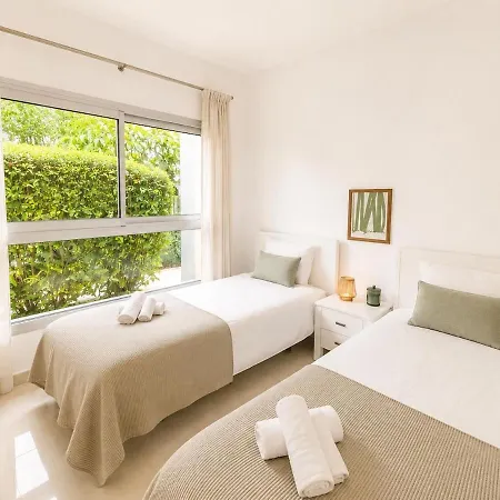 Apartment Beautiful Renovated Ground Floor With Private Garden In Bel Air