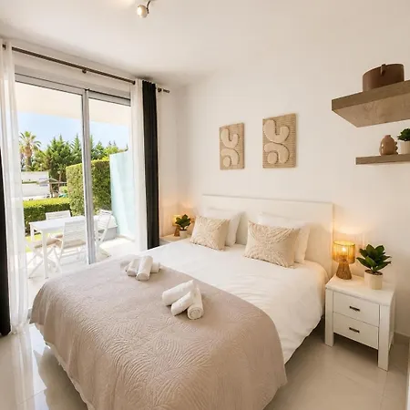 Beautiful Renovated Ground Floor With Private Garden In Bel Air